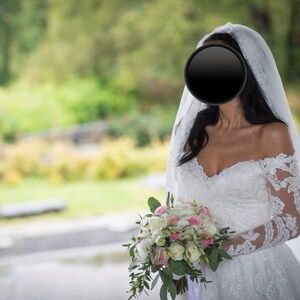 Elegant Lace Wedding Dress